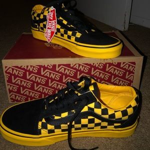 Brand new yellow & black checkered Old Skool vans